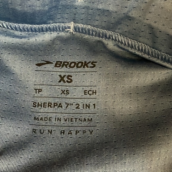 Men’s Brooks Sherpa 7” 2-in-1 Shorts - Picture 3 of 6
